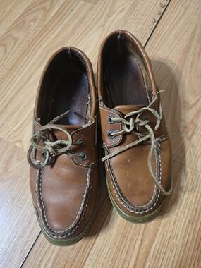 Sperry Top-Sider Unisex Boat Shoes with Laces, Size 6 – Tan / Light Brown